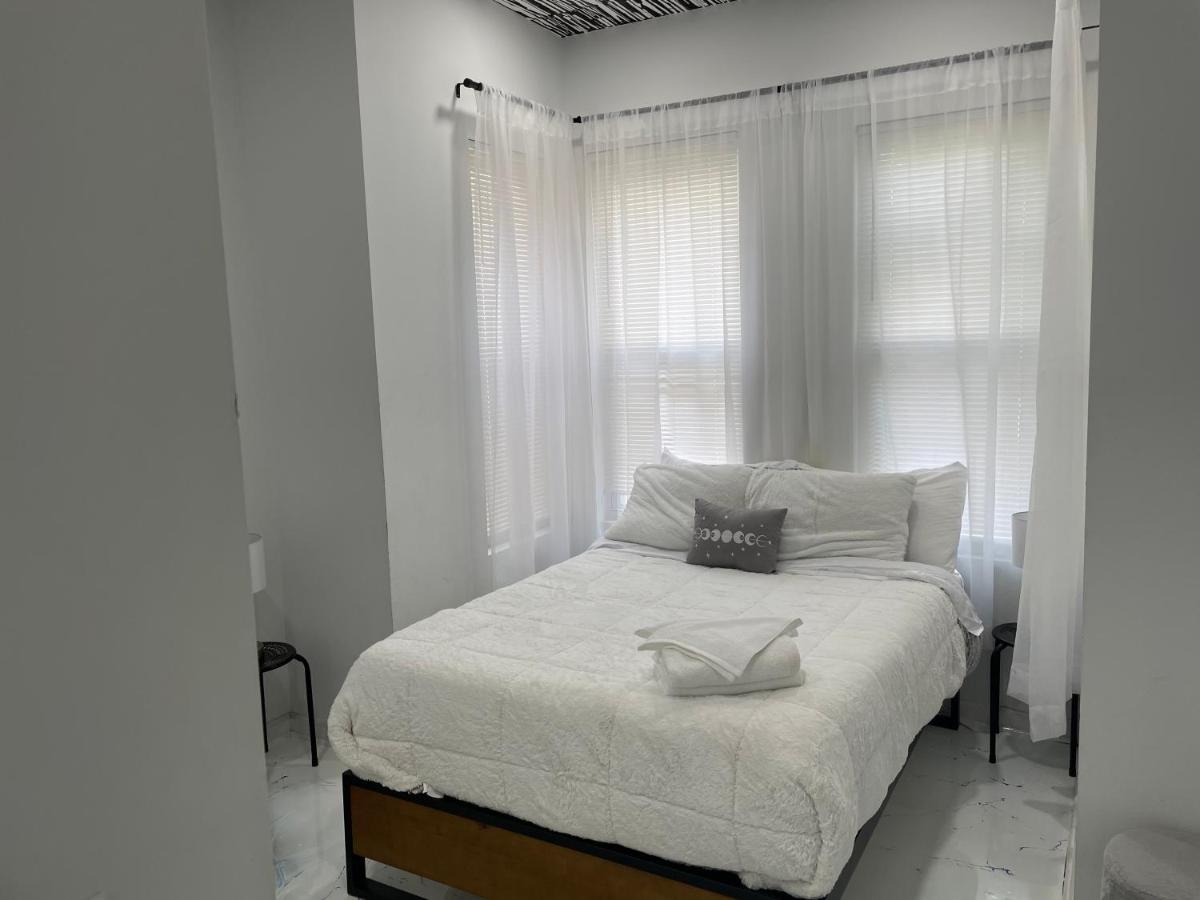 The Space Place - 2 Bedroom Apt With Memory Foam Mattresses Built For Relaxation Philadelphia Bagian luar foto